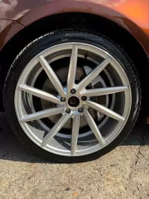 Alumínium felni tisztítás után – tiszta, fényes felület